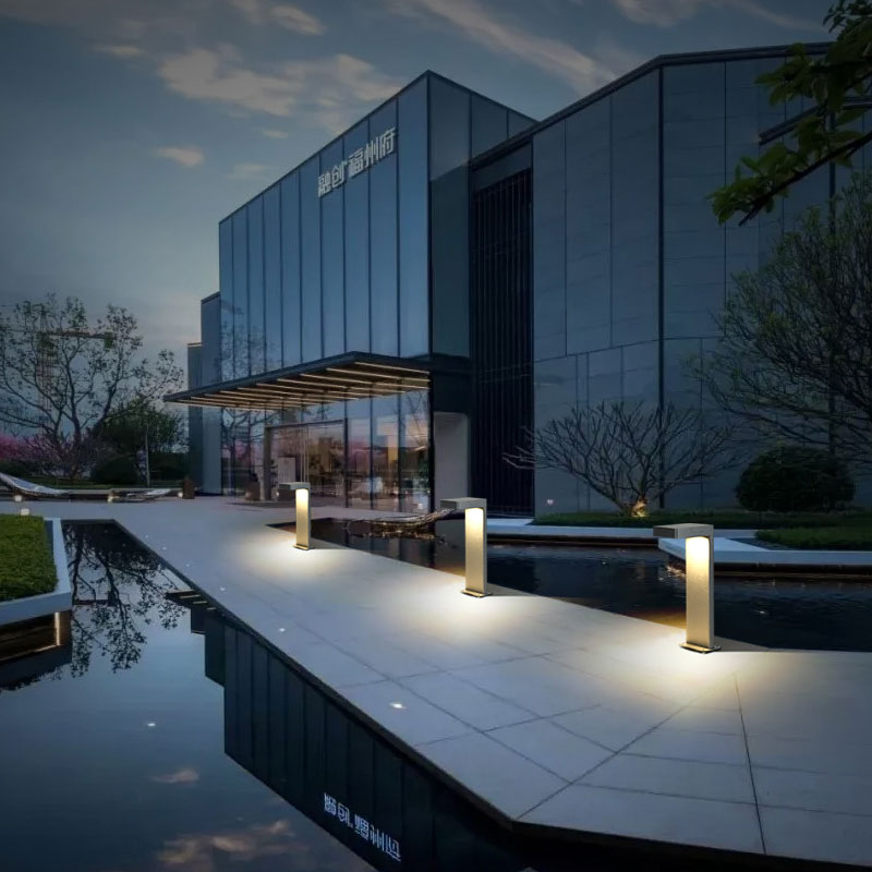 Outdoor Garden Landscape Waterproof Lawn Lights (Available in Solar and Electric Models) P4